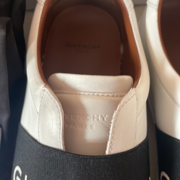GIVENCHY URBAN STREET SNEAKER - Picture 9 of 12